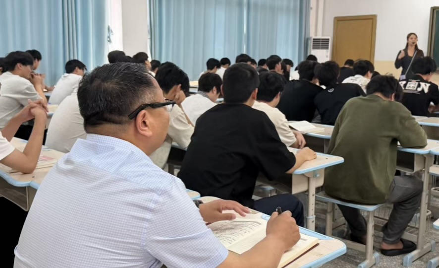 以督导促教学 以质量育新人 ——党委书记吴建彪深入一线指导思政课建设工作